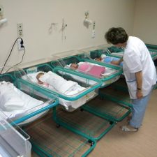 Acuzatii grave la adresa Maternitatii din Turnu-Severin: bebelus adus pe lume cu rani grave