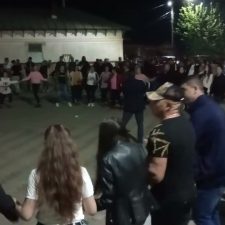 Video Islaz – talentul curge pe Dunare. Mai ramane si la Islaz, il pescuiesc. Mai usor cu dansul prin vene, in rest totul e OK