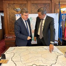 Sorin Grindeanu renunta la avioanele Nordis si se teleporteaza cu lampa lui Aladin Georgescu