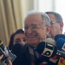 Iliescu a ramas fara locul de la Bellu (si asa se degrada). Lui Zambilici i-a fost anulat certificatul de revolutionar