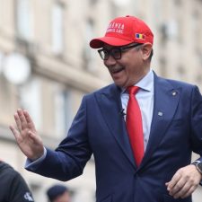 Victor Ponta a inundat Romania in 2014 pentru a salva Serbia! Drept mulțumire a fost făcut cetățean sarb