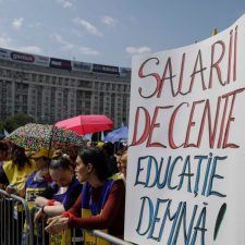 Video Mafia din invatamant: salarii de 8.000 – 15.000 de lei, ore peste norma, etc